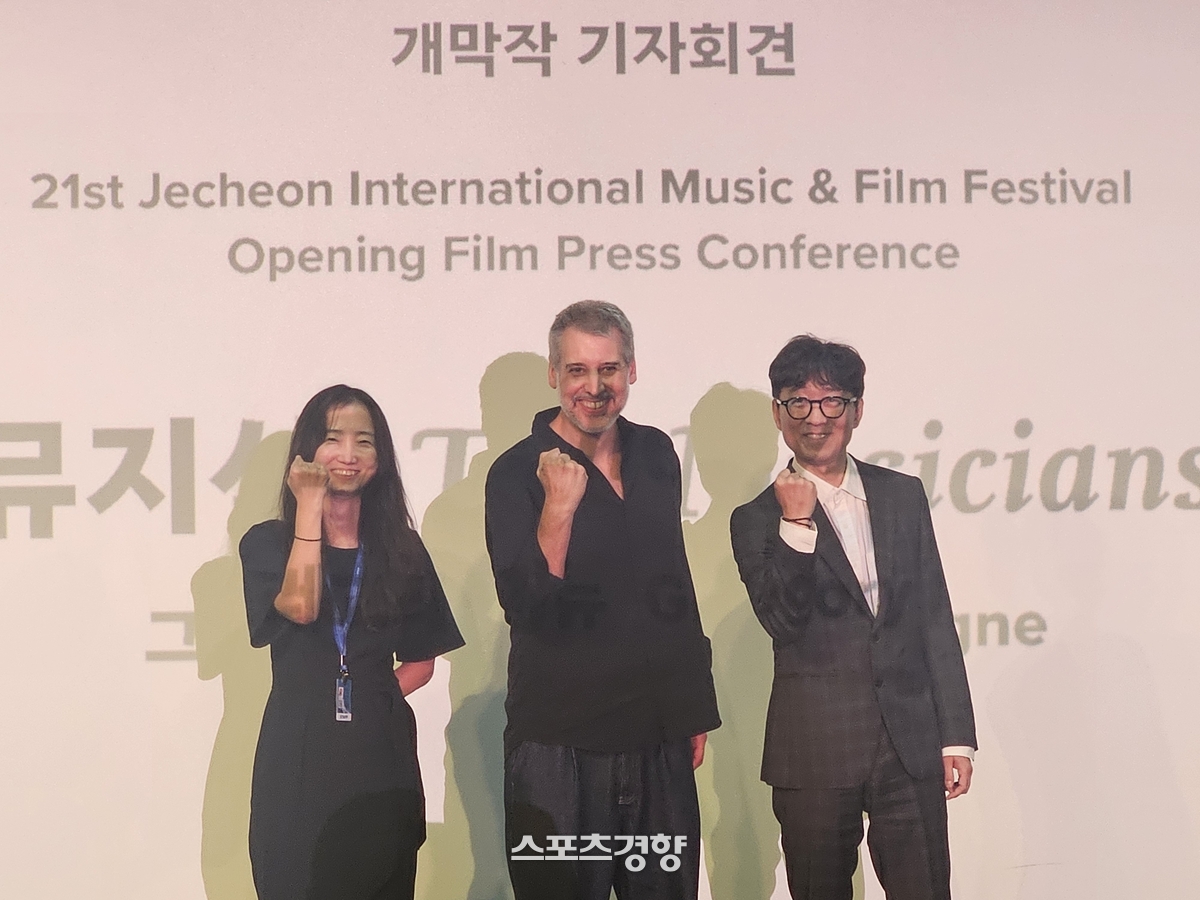 세비야노 포스터